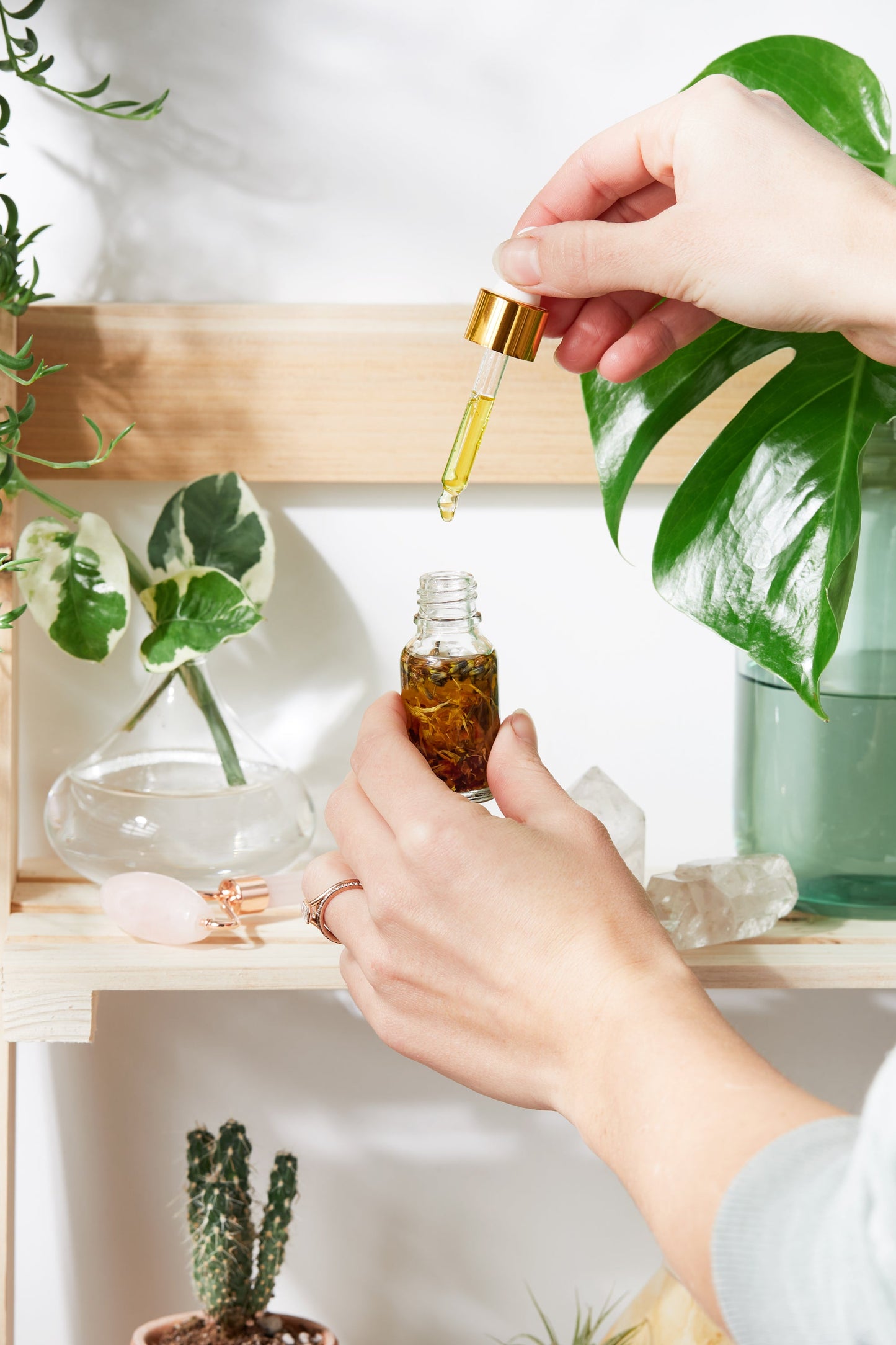 Botanical Anti Aging Facial Serum w/ Rose, Jasmine, Lavender and Calendula